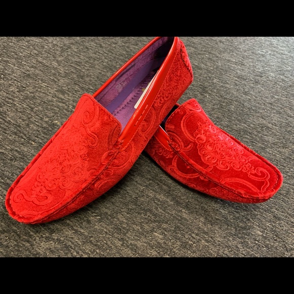 Red slip on shoes for men - Picture 2 of 3
